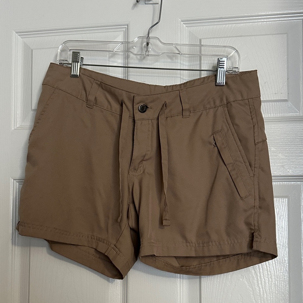 Magellan Outdoors Women's Khaki Cargo Shorts